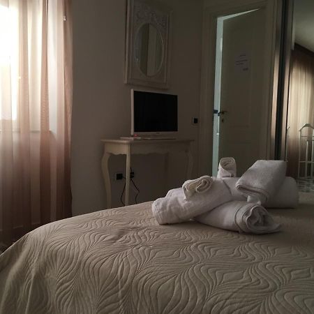 La Corte Del Re Borbone Bed & Breakfast Caserta Dış mekan fotoğraf